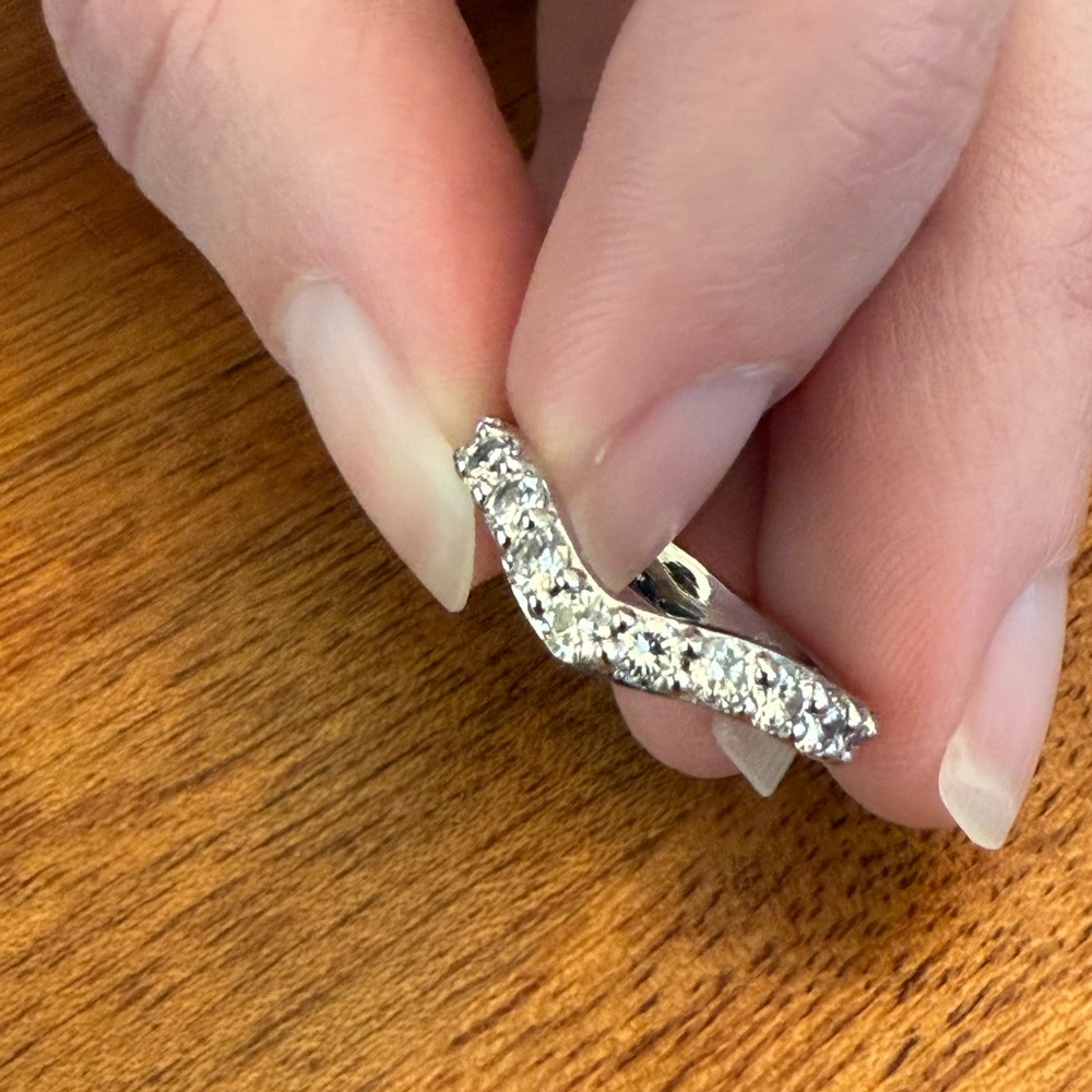 Platinum Curved Diamond Wedding Band Size 4.75 17 Diamonds - Appraised $2,750 - Picture 4 of 5